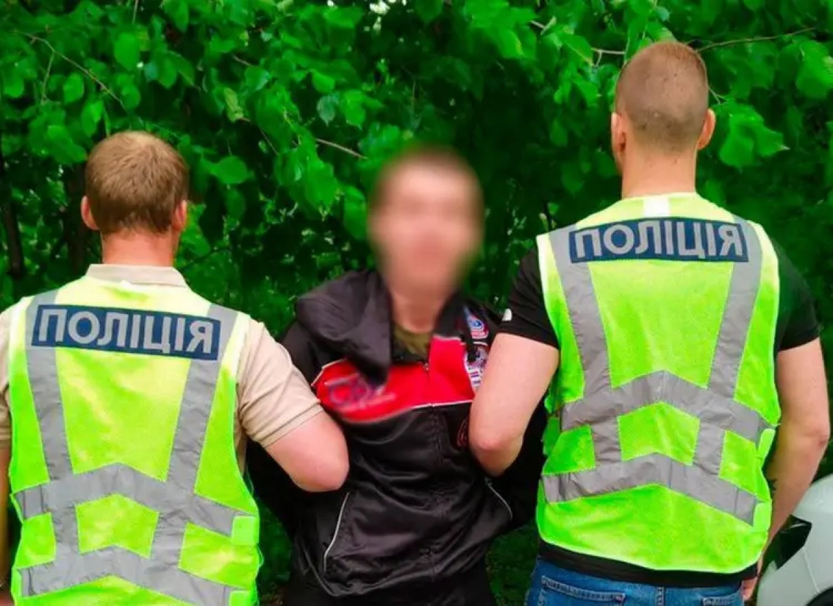 У Києві чоловік за годину скоїв два розбійні напади в Печерському та Голосіївському районах
