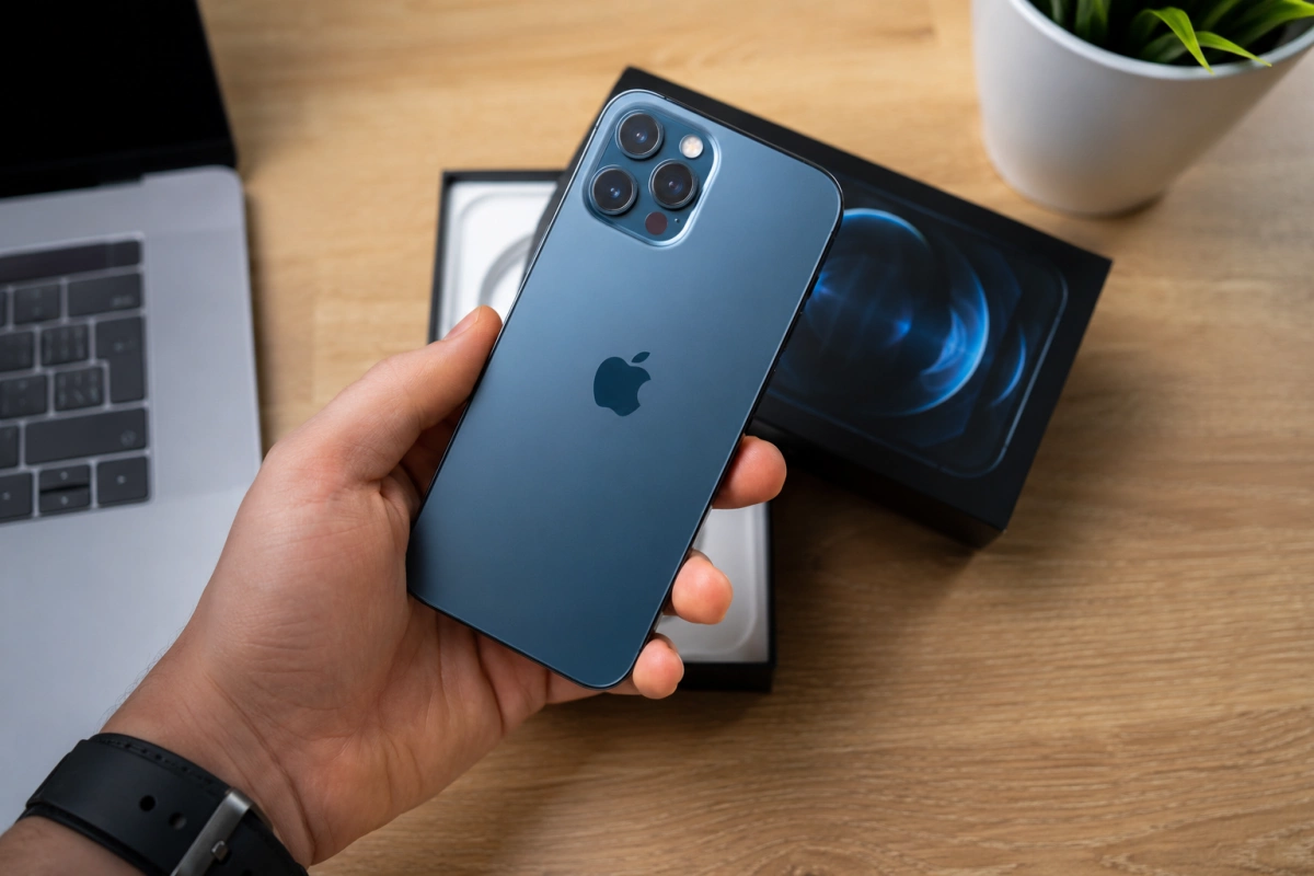 Аналитика рынка: почему б/у iPhone 12 Pro стал главным бенефициаром разумного потребления в Украине