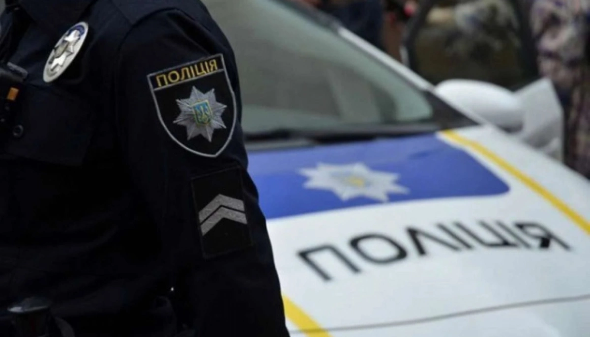 У Сирецькому парку Києва виявили тіло людини: на місці працюють слідчі та криміналісти