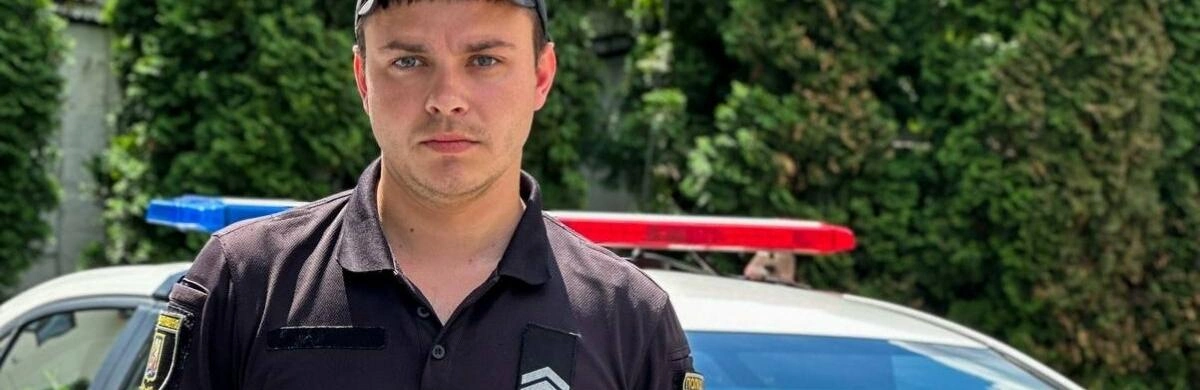 У Києві поліцейський врятував чоловіка під час епілептичного нападу просто на вулиці