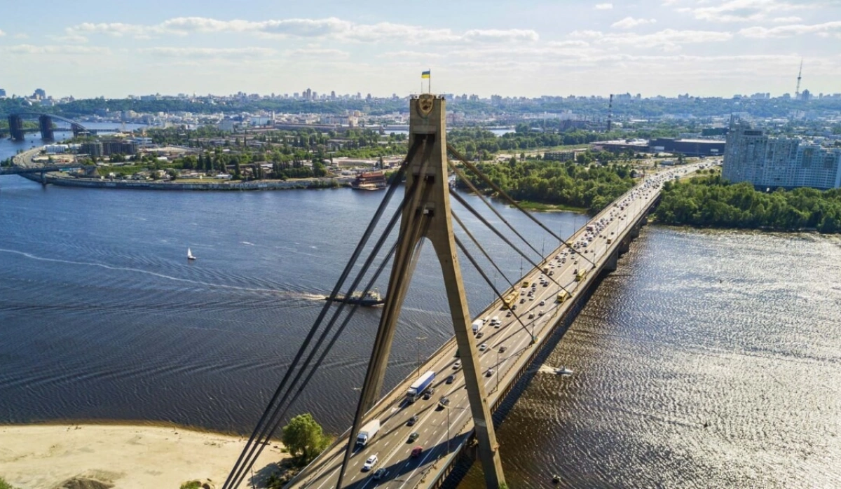 У Києві частково обмежать рух Північним мостом до 29 червня: що потрібно знати водіям