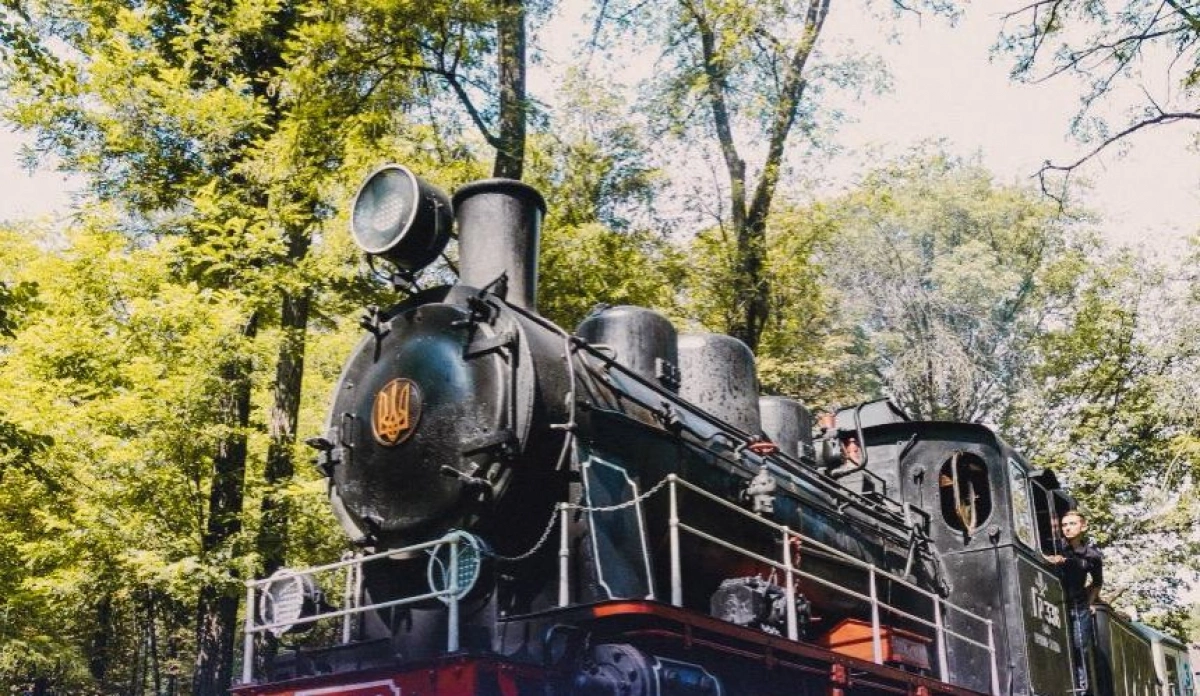 До Дня Конституції у Києві запустять ретропоїзд на справжньому паровозі: розклад і деталі