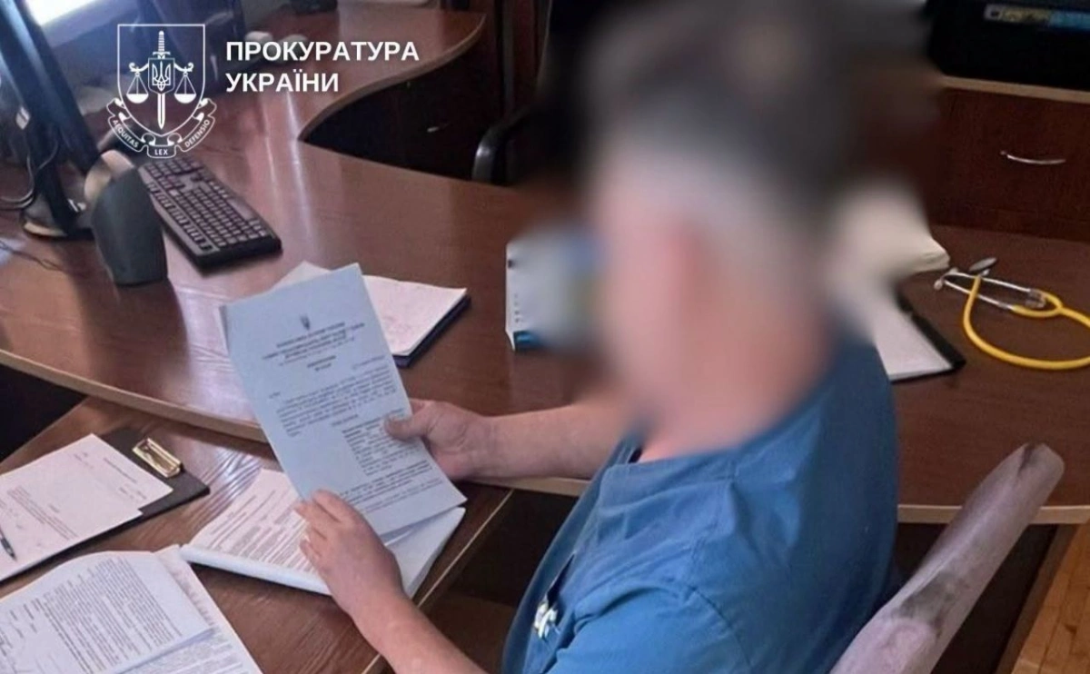 У Києві лікарю-хірургу повідомили про підозру через смерть військового після перелому ребра