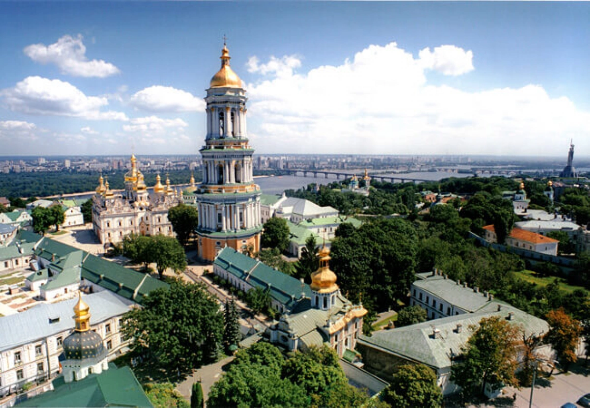Зеленський підписав указ про підготовку до 1000-річчя Києво-Печерської лаври
