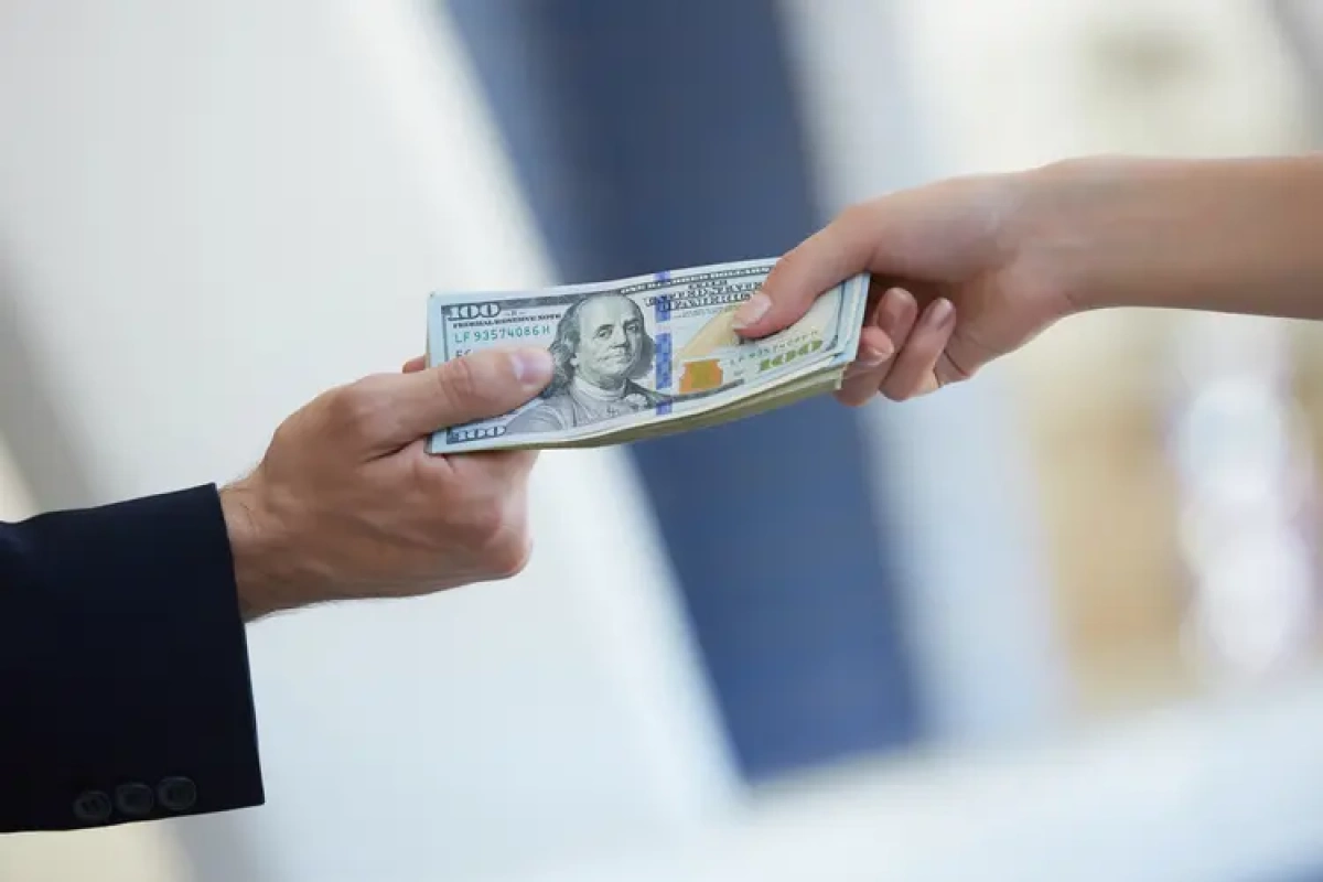Курс валют у київських обмінниках 29 червня: де найвигідніше купити та продати долар і євро