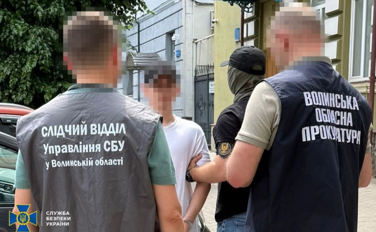 СБУ затримала 8 агентів РФ за підпільну реєстрацію Starlink для окупантів