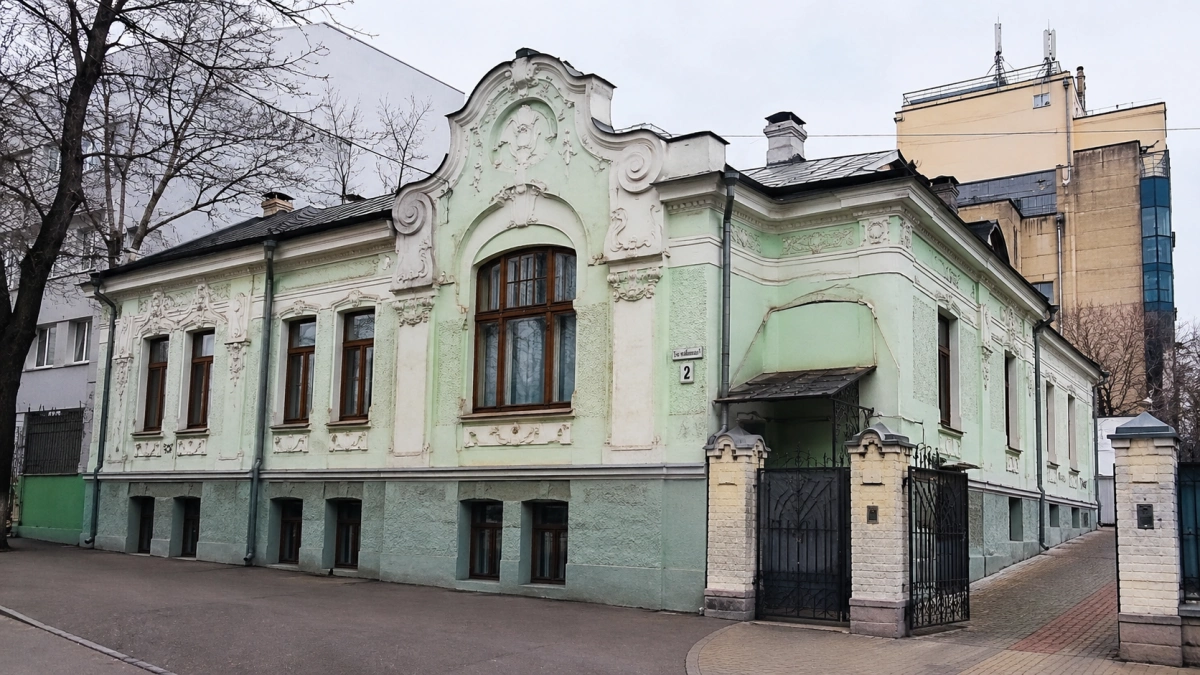 Київський особняк, що вистояв століття: історія будинку у Виноградному провулку