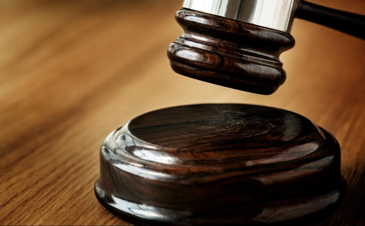 У Києві чоловік намагався отримати 2,6 млн грн за чужий зруйнований будинок