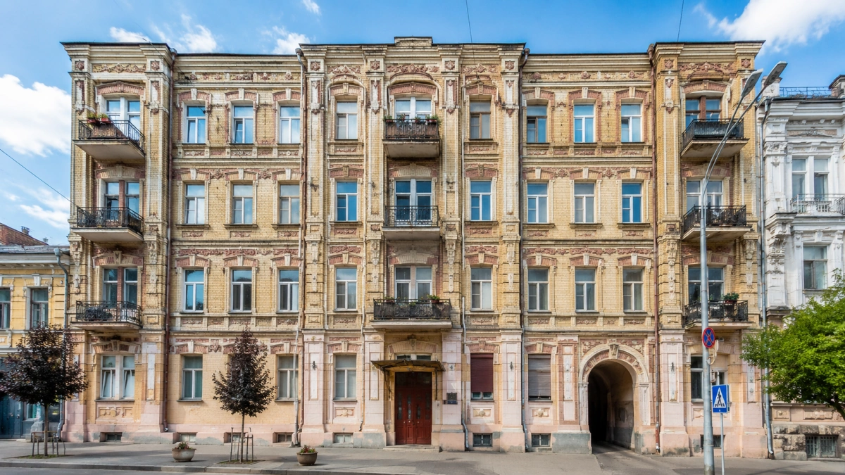 У центрі Києва зберігся будинок, де ховався майбутній піонер космічних польотів