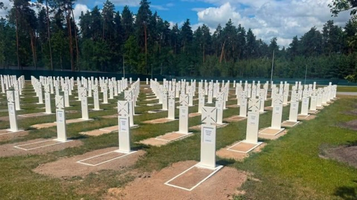 На Національному військовому меморіальному кладовищі усунули просідання ґрунту після злив