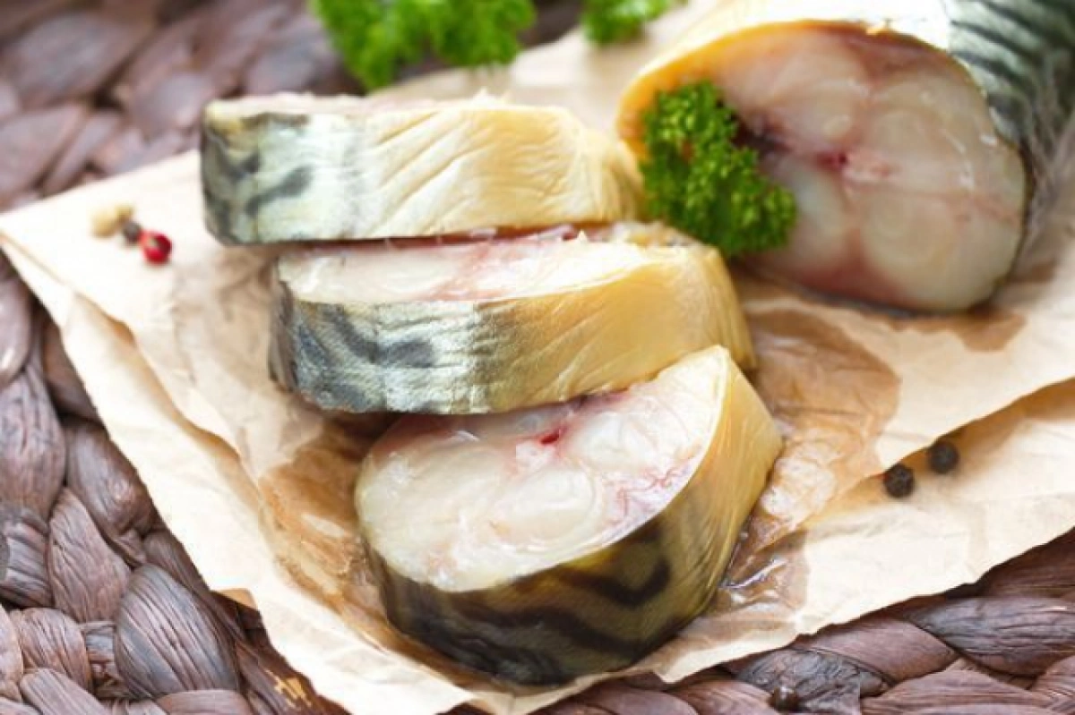 Холодний гаспачо з копченою скумбрією: літній суп за 15 хвилин