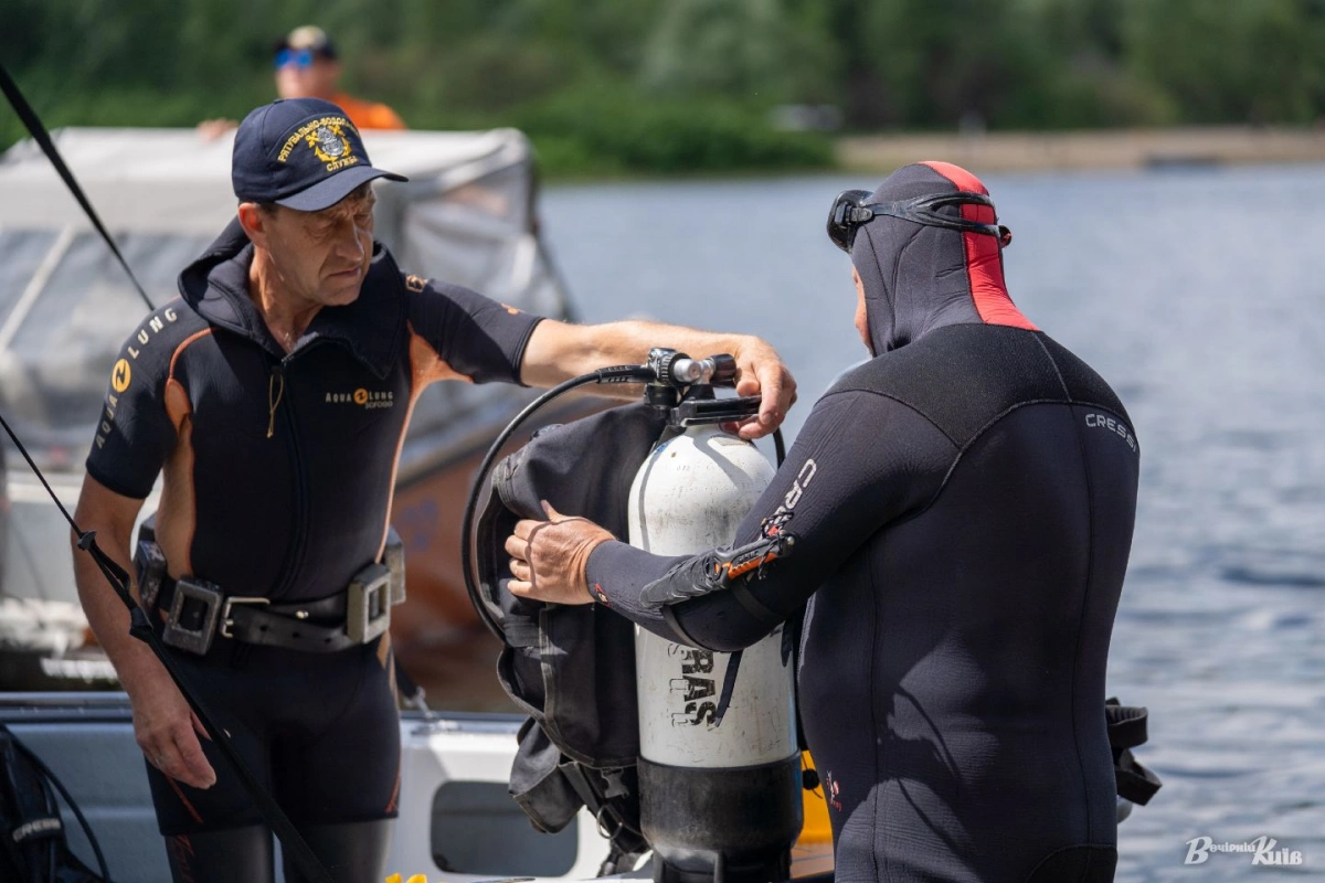 У Києві вперше провели Всеукраїнський турнір з підводного орієнтування «Володарі глибин»