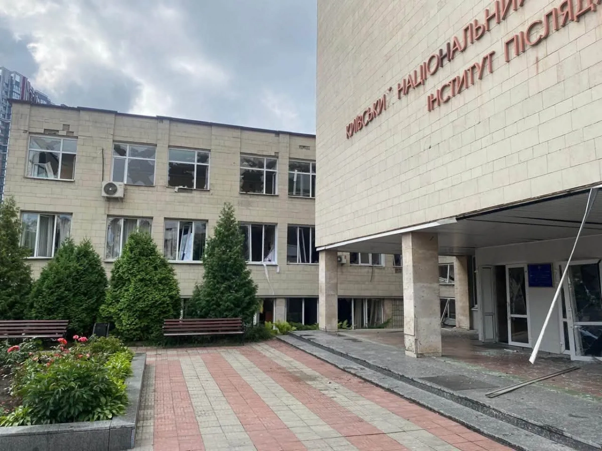 Вибиті вікна та пошкоджений гуртожиток: Унаслідок нічної атаки на Київ постраждали будівлі КНУ імені Шевченка
