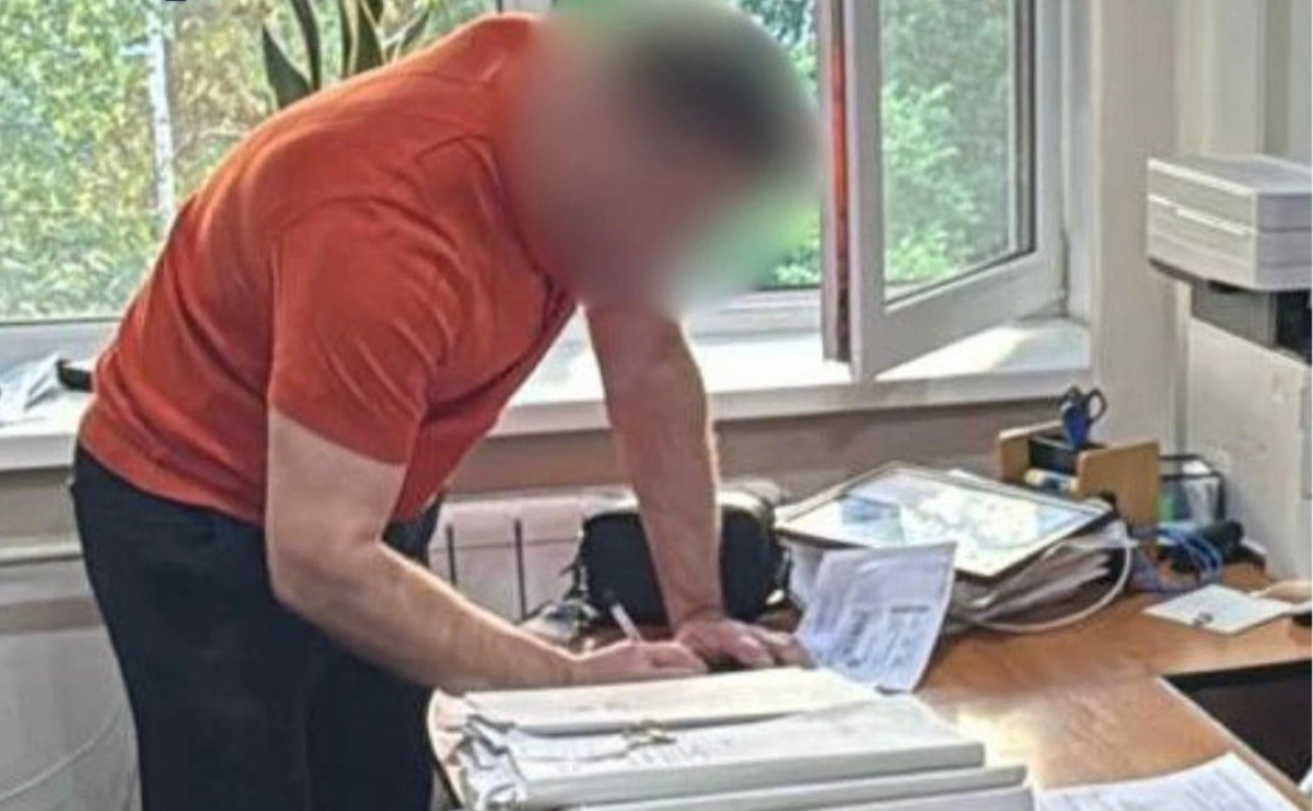 У Києві затримали адвоката та помічника судді за вимагання 3,5 тисячі доларів