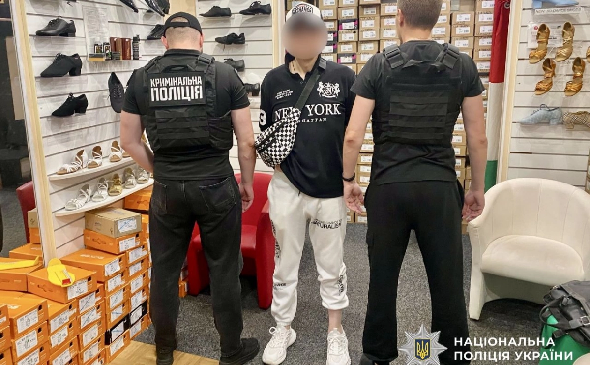 У Києві затримали 53-річного чоловіка за підозрою в експлуатації дітей: справу розслідує поліція