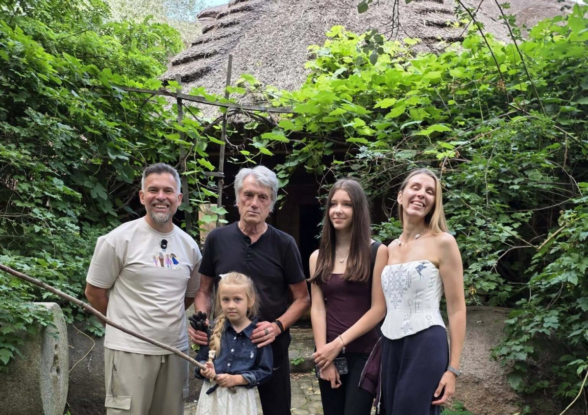 На Київщині добудовують хату за ескізами Тараса Шевченка
