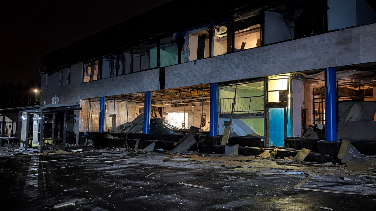 У Києві після масованої атаки двоє постраждалих: пожежі спалахнули у п’яти районах