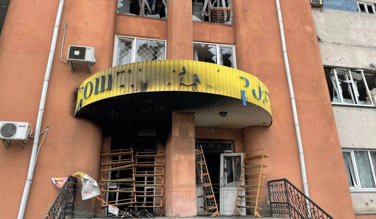 У Бородянці відновили зруйноване окупантами центральне відділення Укрпошти: фото