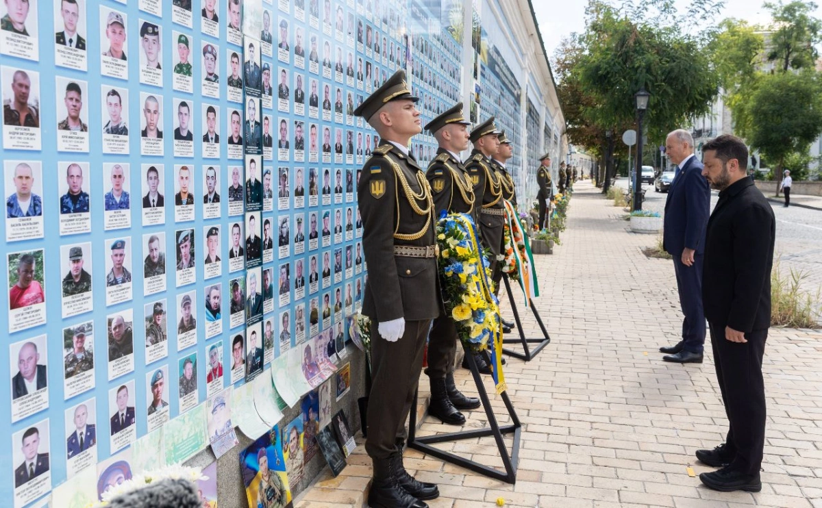 Прем’єр Ірландії Мікхол Мартін у Києві вшанував пам’ять українських воїнів
