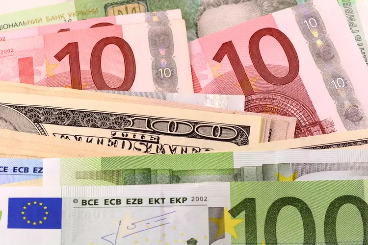 Курс валют у Києві 24 липня: де найвигідніше купити та продати долари й євро