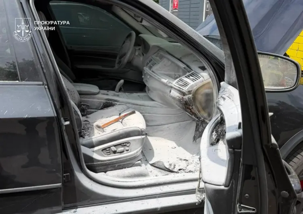 У Києві чоловік підпалив BMW свого психолога: що відомо про інцидент