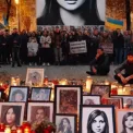 Колеги вшанували пам'ять журналістки Вікторії Рощиної на Майдані