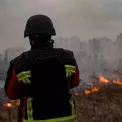 Рятувальники показали кадри з місця падіння уламків БпЛА у Деснянському районі Києва