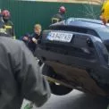 У Києві рятувальники дістали три авто з провалля: роботи тривали понад п’ять годин