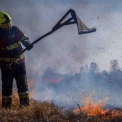 На Київщині загоряння сухої трави призвело до трагедії: загинула жінка, чоловік отримав опіки