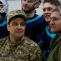 Kyiv Capitals започаткували нову традицію: як хокей та військові об'єднують Україну