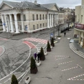 Акція пам'яті в Києві: театри встановили напис "ДІТИ" біля дверей