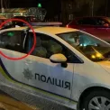 Затримання у Києві: чоловік напав на поліцейського та пошкодив авто