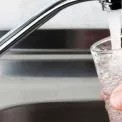 Вода в Києві тхне рибою: що насправді відбувається з водопостачанням?