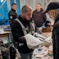 У Києві викрили банду, яка крала авто з арештмайданчиків за фальшивими рішеннями суду