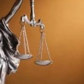 П’яний киянин розбив скло магазину і конфліктував з жінкою: суд виніс вирок