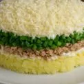 Салат «Олена» — хит продажів на кожне свято! Лише прості продукти