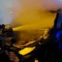 Нічна пожежа в Києві: авто спалахнуло біля багатоповерхівки