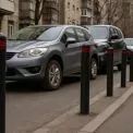 У Києві планують встановити 8 тисяч антипаркувальних стовпчиків: що відомо