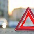 "Токійський дрифт" на Печерську: BMW ледь не врізався в зупинку