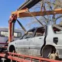 Оболонь без металобрухту: Київ масово прибирає покинуті авто