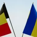 Як прем'єр Бельгії не зміг стримати сліз у Бучі після перегляду фото звірств