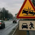 У Києві встановлюють нові знаки на аварійно небезпечних ділянках