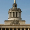 Переосмислення радянської спадщини ВДНГ: Київська школа економіки досліджує символіку