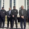 Сенатор Тімоті Кейн та представники Посольства США вшанували пам’ять загиблих у Бучі