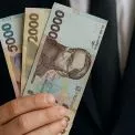 Зарплати в Києві у квітні 2025 року: Середній рівень і професії з високим доходом