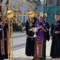 У Києво-Печерській Лаврі повернули 200-річний хрест на Троїцьку церкву