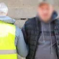 Побив і вкрав телефон: напад серед білого дня у Києві