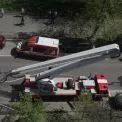 Вогонь охопив дах бізнес-центру в Києві: дим було видно здалеку