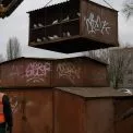У Києві демонтували «триповерховий голуб’ятник» з гаражів