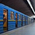 Оплата банківською картою в київському метро відновлена: що потрібно знати